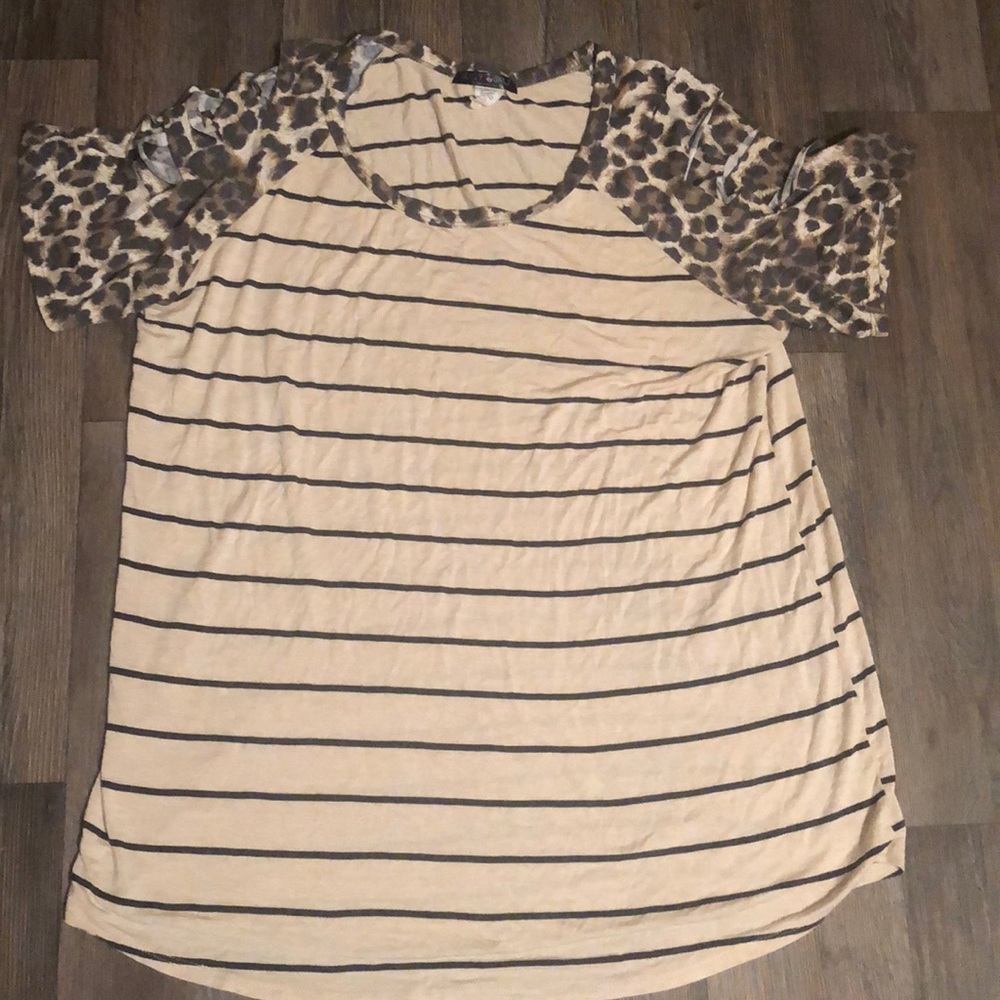 Women’s boutique 3x top